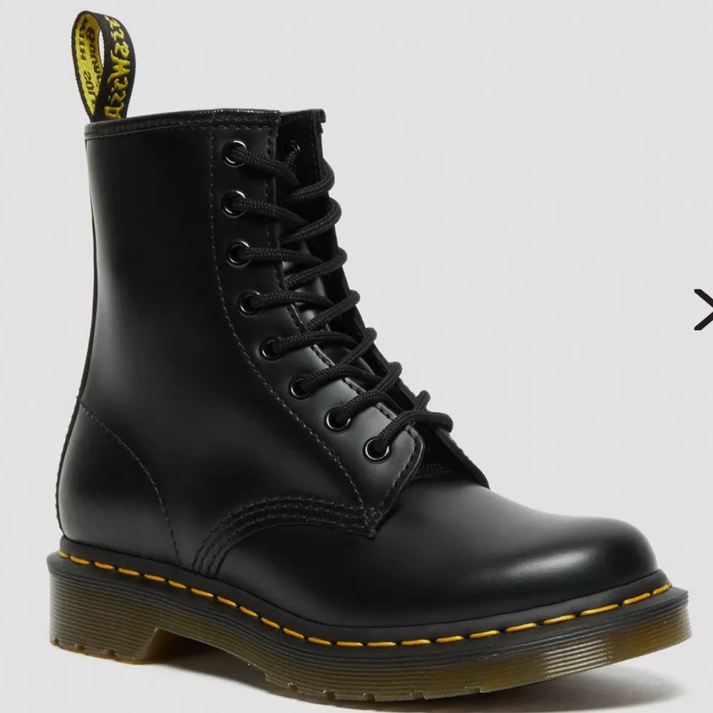 Dr. Martens Black Leather Boots Women’s 6